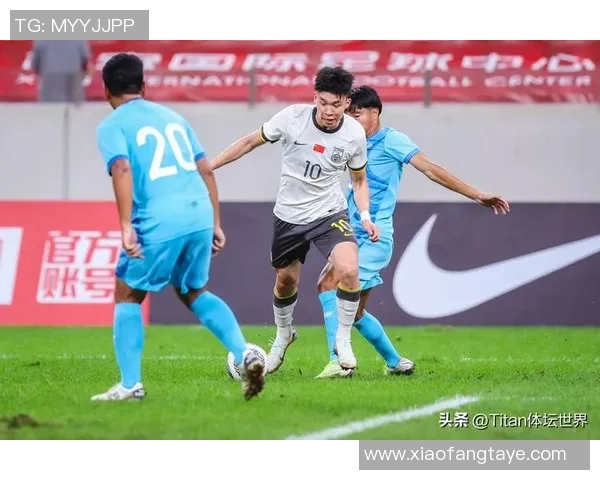 今晚东北联迎战泰坦期待一场激烈对决球迷热情高涨助威助力球队争胜 今晚东北联迎战泰坦期待一场激烈对决球迷热情高涨助威助力球队争胜