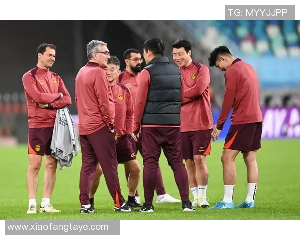 中国足球迎战约旦队全力争胜期待精彩对决与球迷共赴激情时刻 中国足球迎战约旦队全力争胜期待精彩对决与球迷共赴激情时刻