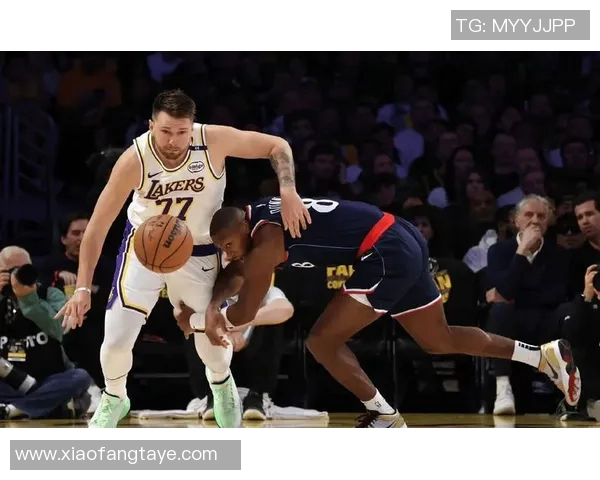 湖人对决快船精彩视频回顾一场篮球盛宴的激烈对抗与精彩瞬间 湖人对决快船精彩视频回顾一场篮球盛宴的激烈对抗与精彩瞬间