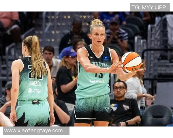 西雅图风暴与天空队激战正酣争夺WNBA季后赛晋级名额 西雅图风暴与天空队激战正酣争夺WNBA季后赛晋级名额