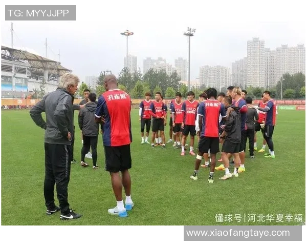 越南与朝鲜展开友谊赛激烈对抗球员们展现精彩技艺与团队精神