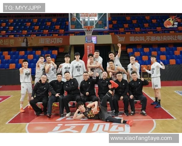 广州篮球队逆袭之路的真实记录与奋斗精神展现