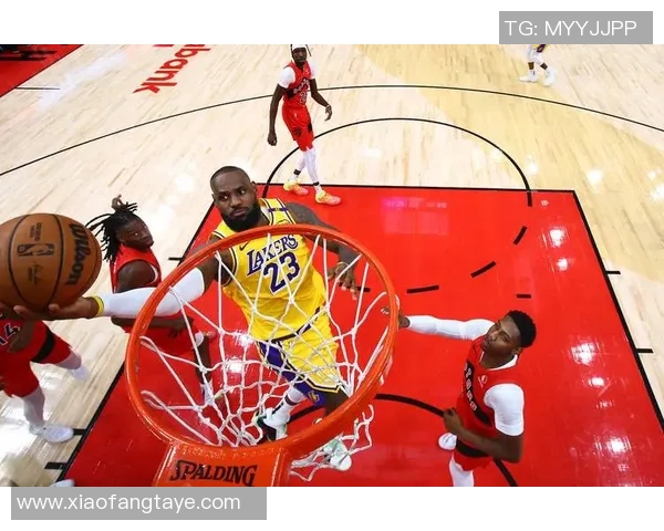 热火与湖人激战正酣NBA赛场再现经典对决引发球迷热议